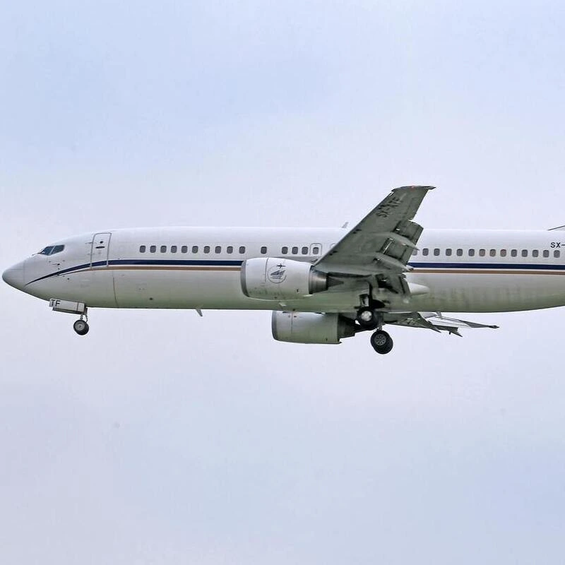 Boeing 737 side view